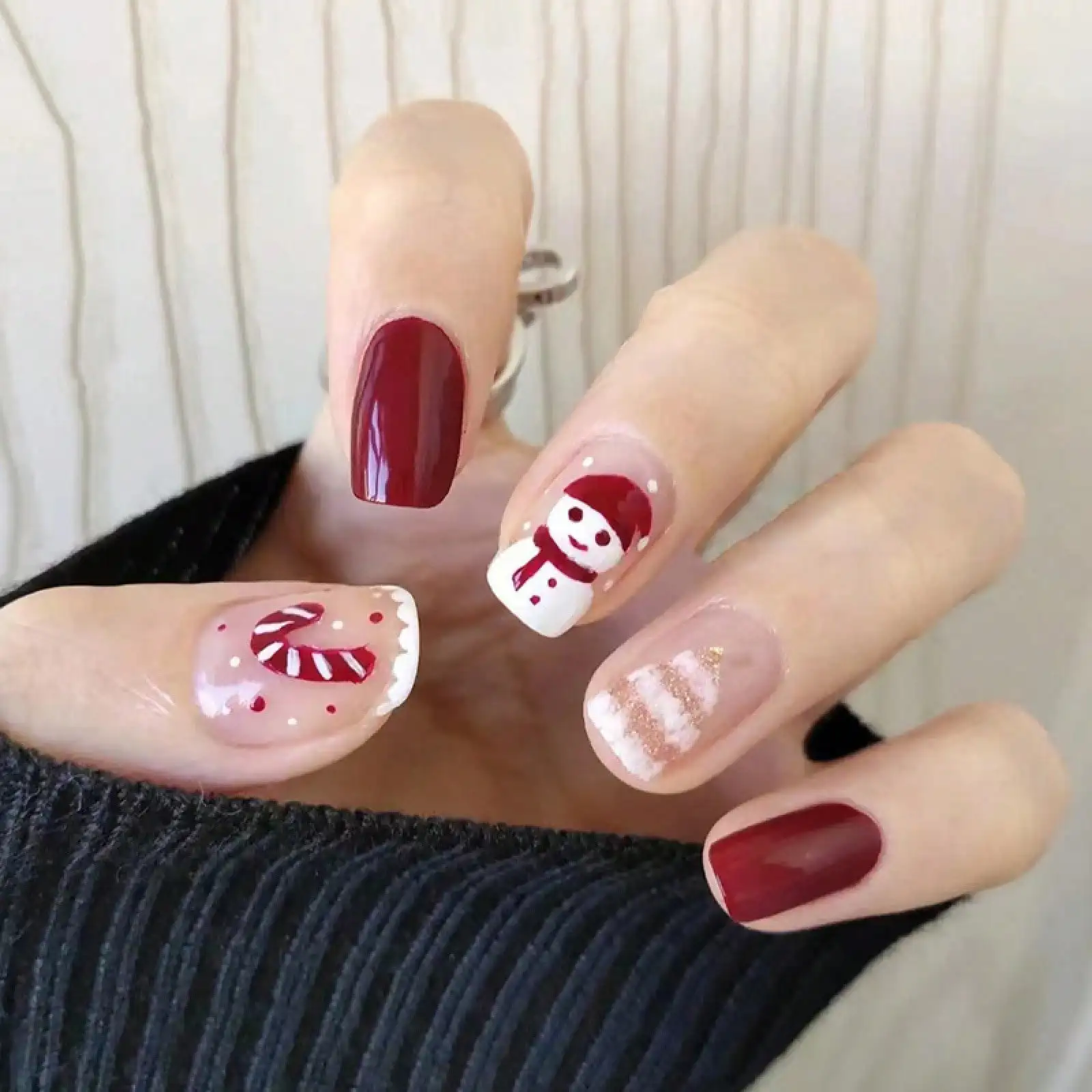 

Press-On Nails In White And Red, Cute Snowman, Pink Translucent Nail Pieces, Candy Stripe, Detachable Nail Pieces