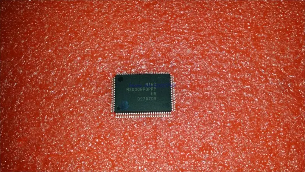 Special Price 5pcs/lot M3030RFGPFP M3030 QFP-100 For Electronic Projects