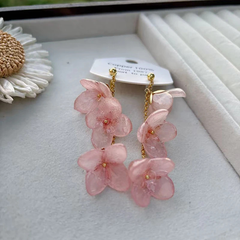 Colored Hydrangeas Flowers Long Earrings Elegant Flower Tassel Earrings Handmaking Epoxy Resin Natural Floral Earrings Wholesale