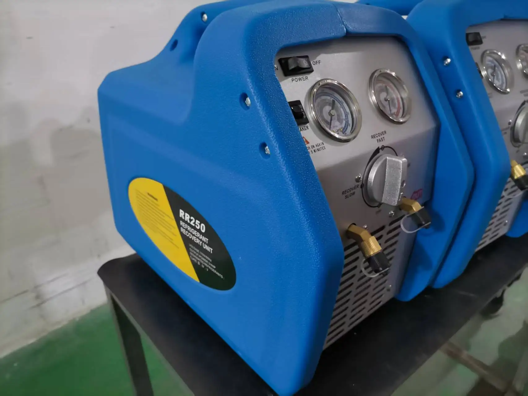 RR500 High‑Pressure Refrigerant Recovery Machine Dual Gauge Refrigerant Recycling Tool for HVAC Refrigeration Repair Jobs