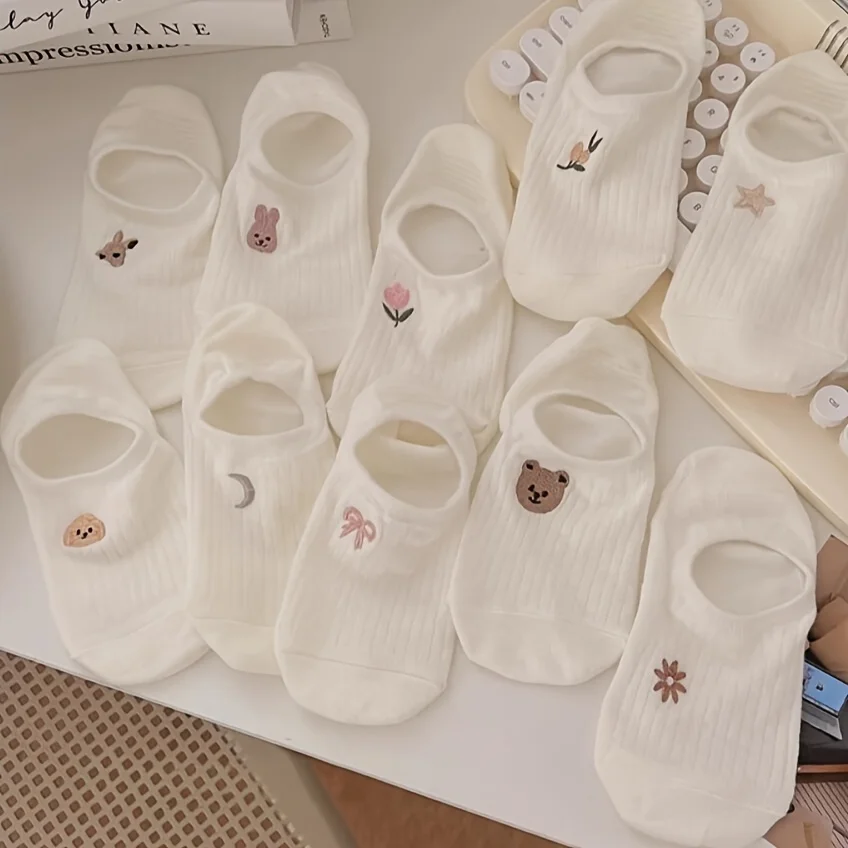 Fashion White Boat Socks for Women, Low-Cut Invisible Socks, No-Show Socks, Sweet Style, Cute Cartoon Patterns, Student Socks