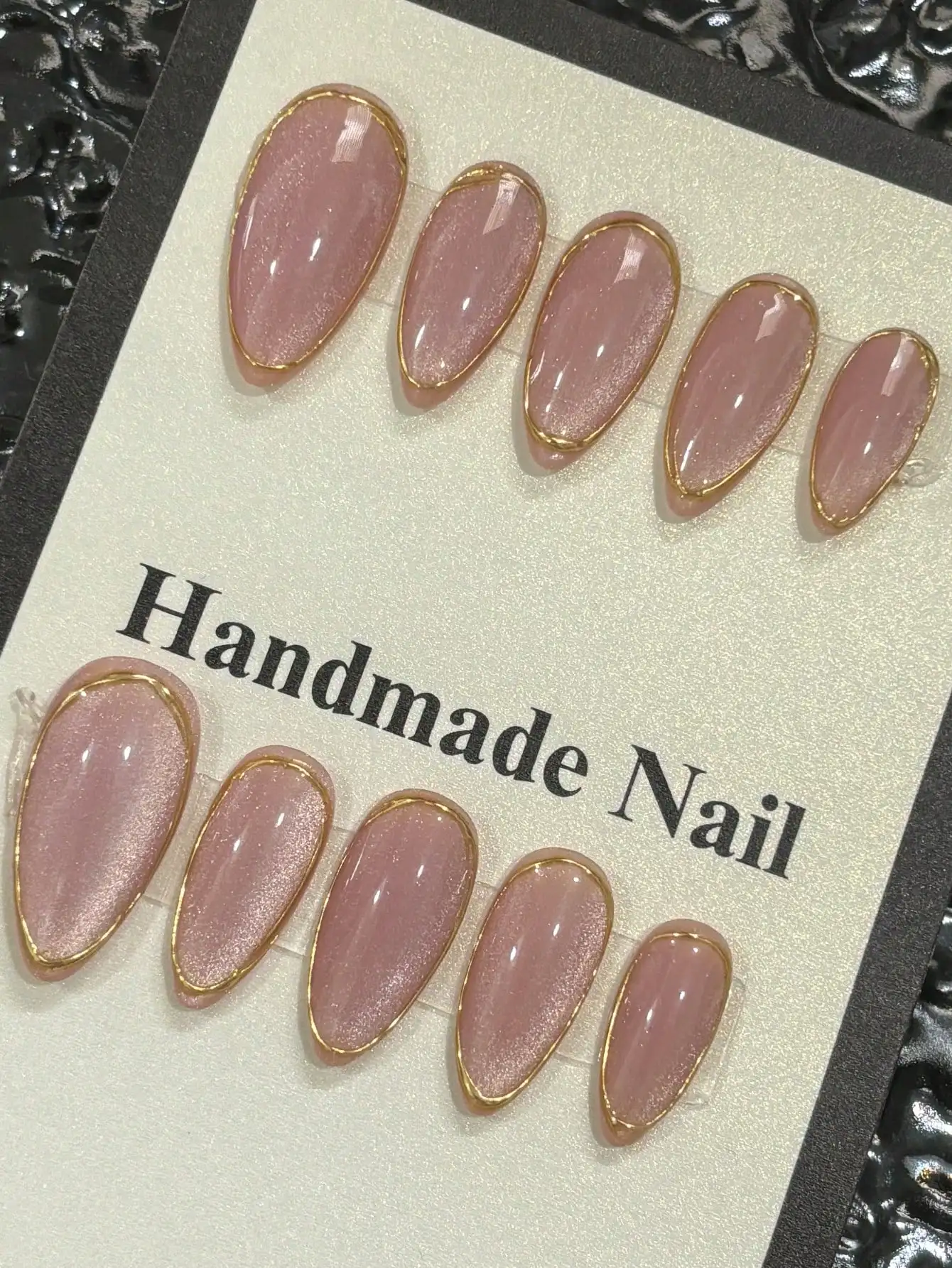10 pièces d'ongles œil de chat à paillettes violettes en forme d'amande faits à la main avec contours de cercle doré, simples, à la mode et