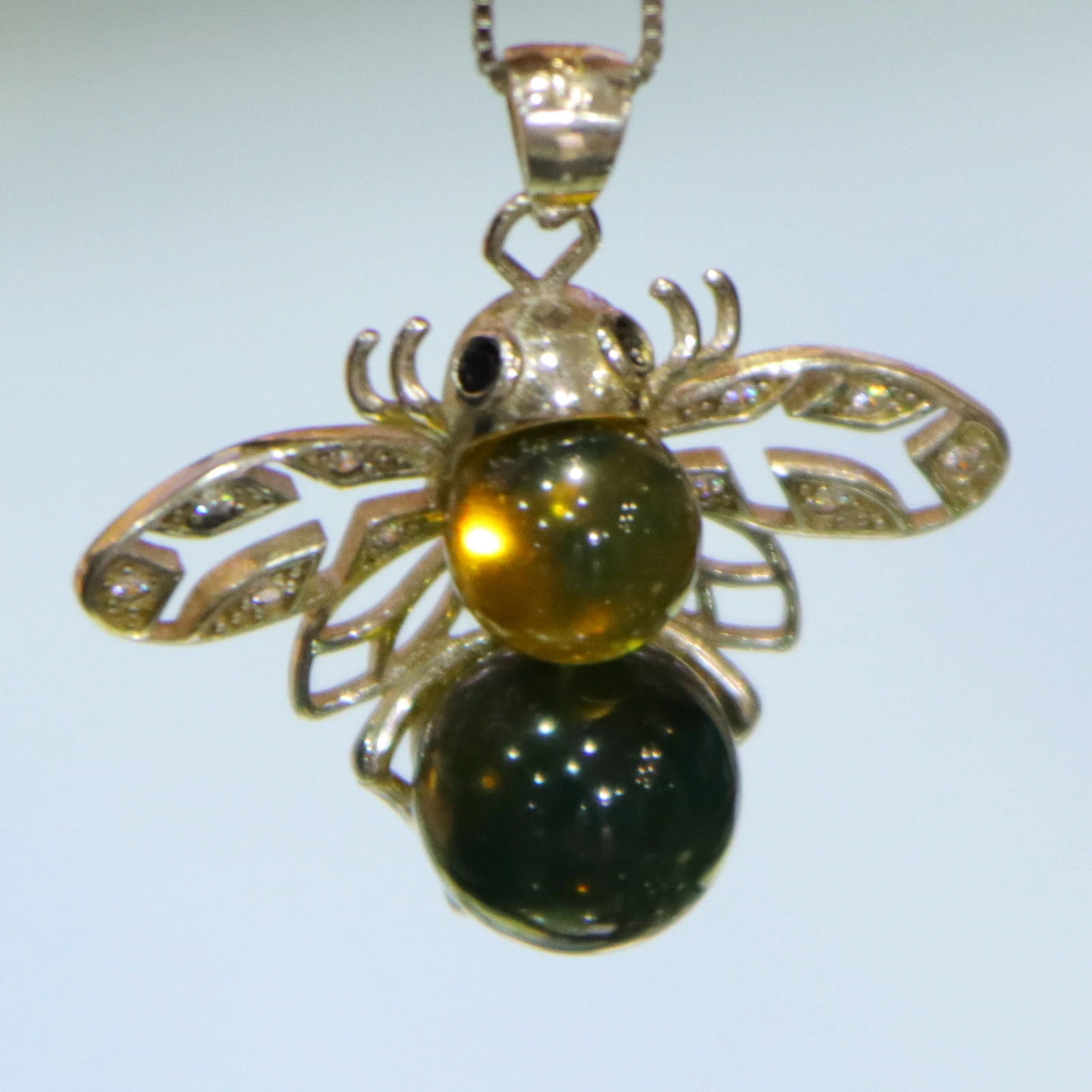 قلادة من الكهرمان الأزرق المتغير اللون الطبيعي مقاس 8 × 9 مم هدية عيد الحب للذكرى السنوية الرومانسية لصديقتك #4