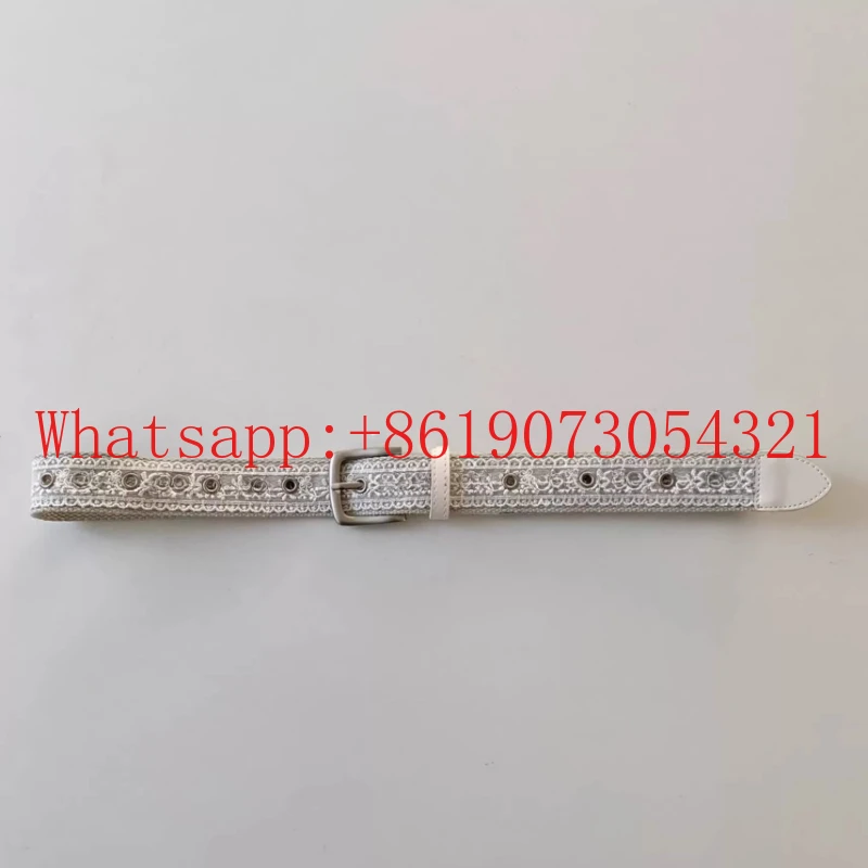 

Everyone's favorite stylish and easy-to-match lace belt 241327