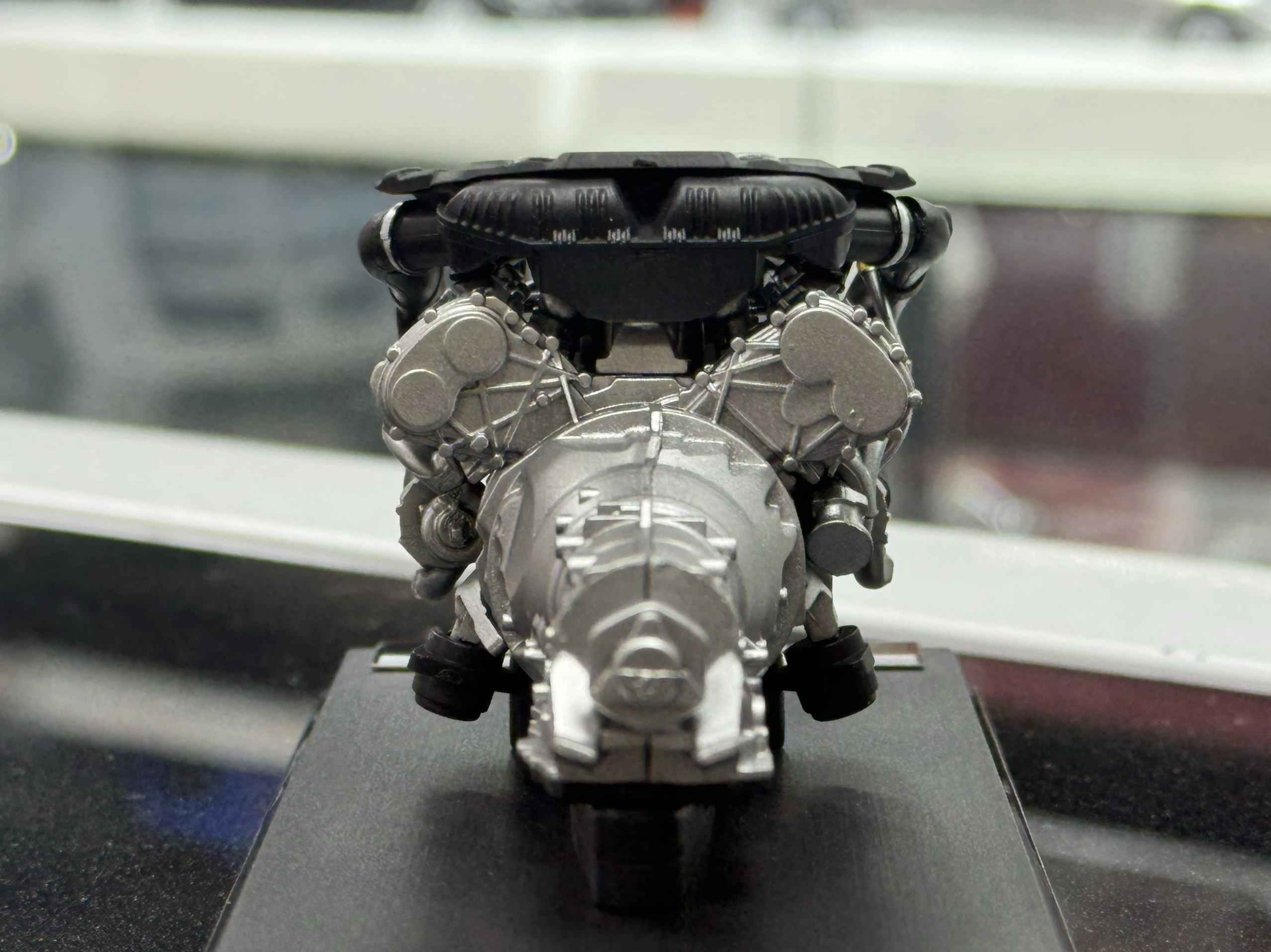 Diecast escala 1:18 motorhelix alfa romeo gta v6 motor modelo de carro de plástico brinquedo colecionável presente lembrança exibição ornamento