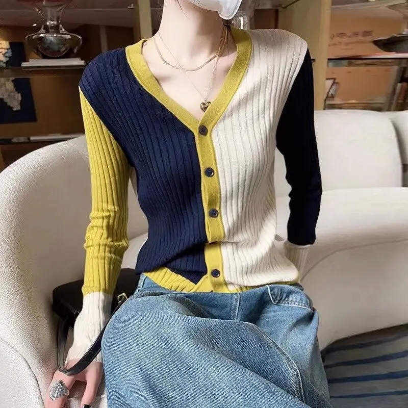 Fashion Personalized Color-blocking V-neck Knitted Cardigan Women Autumn New Slimming and Age-reducing Single-breasted Top