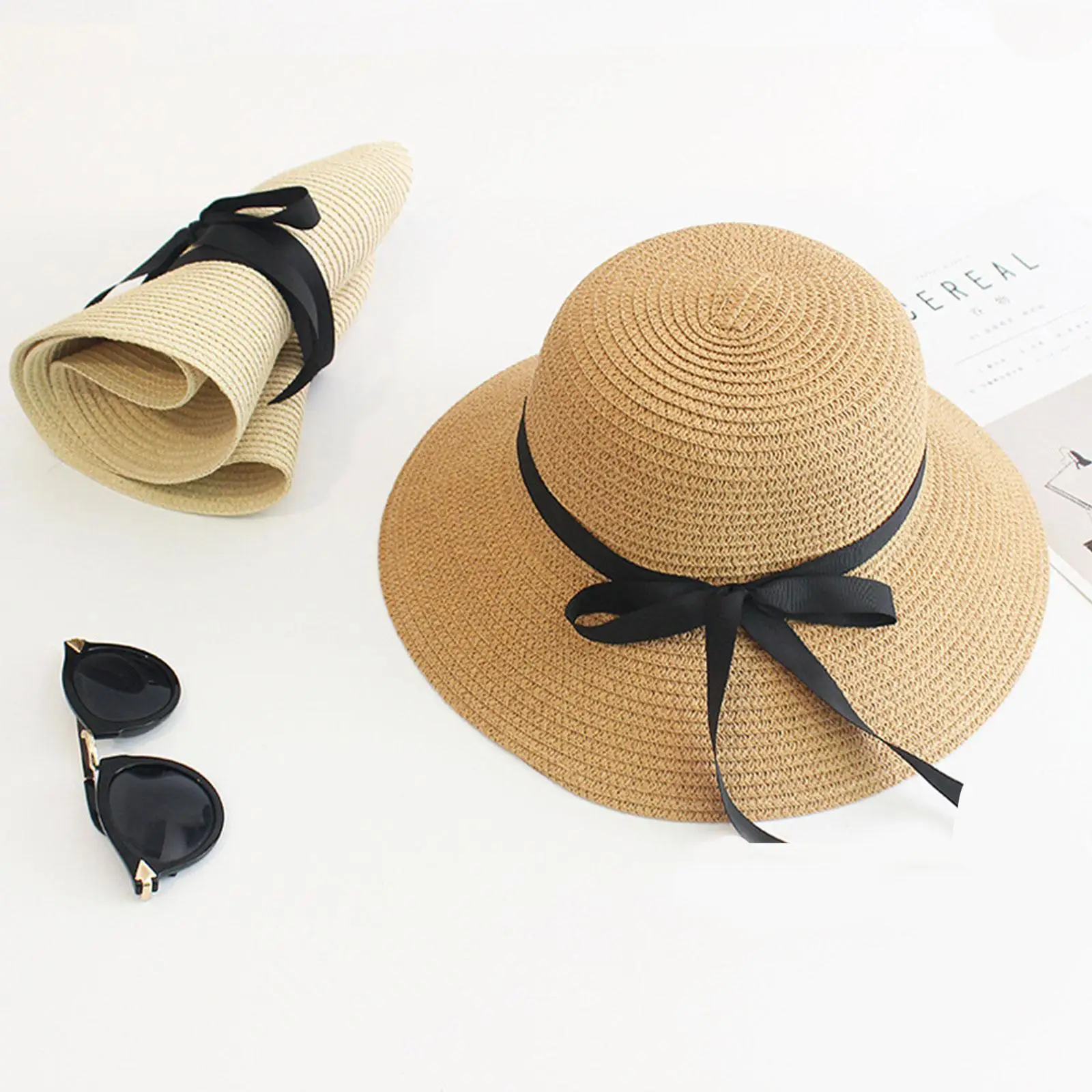 Großer Traufe-Strohhut für Damen, schwarzer Fliege-Rand, Sonnenschutz, faltbarer Strandhut, Outdoor-Urlaub am Meer, modisch und elegant