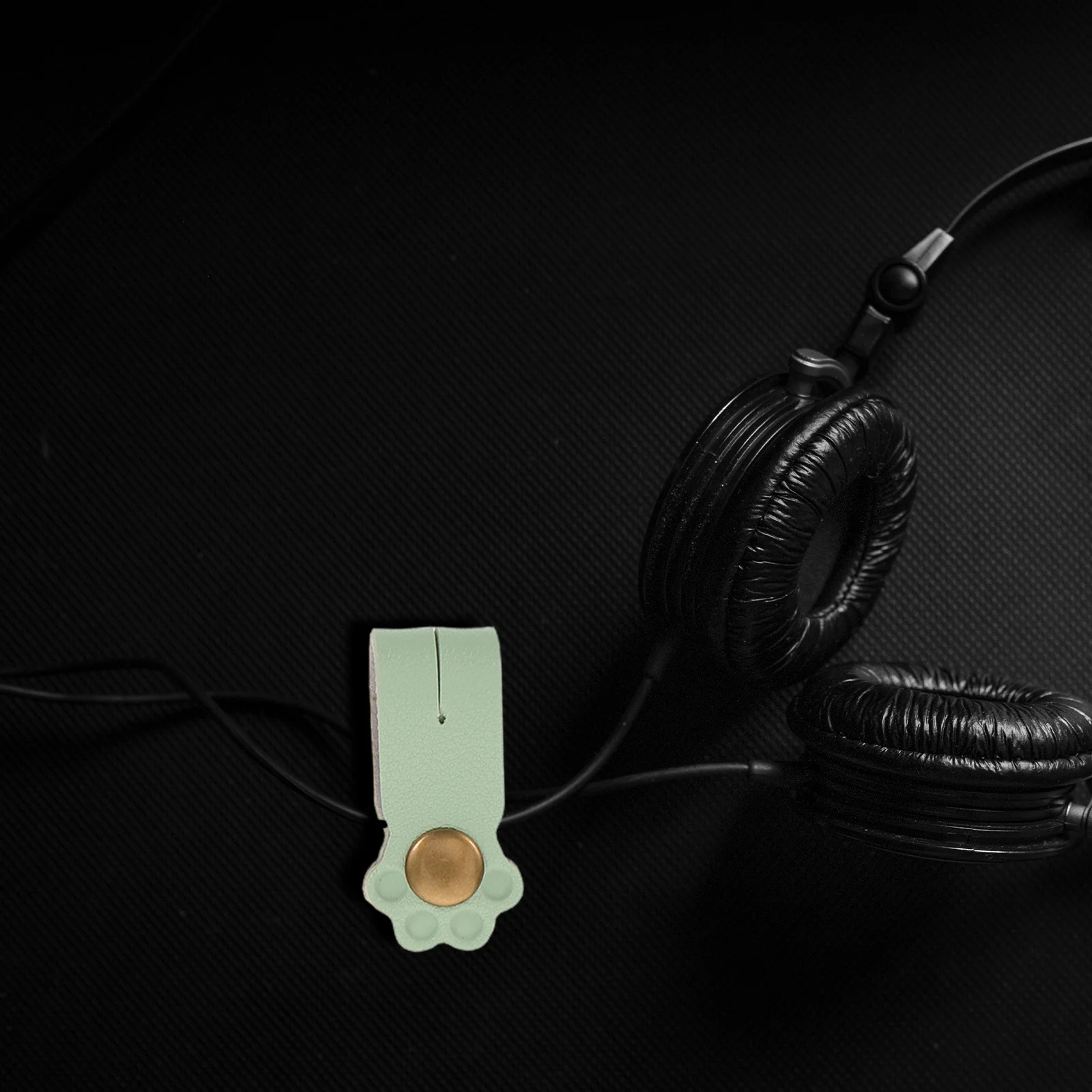 

5Pcs Cat Paw Cable Organizer PU Wrap Earphone Wire Organizer Data Cord Storage Travel Earphone Winder