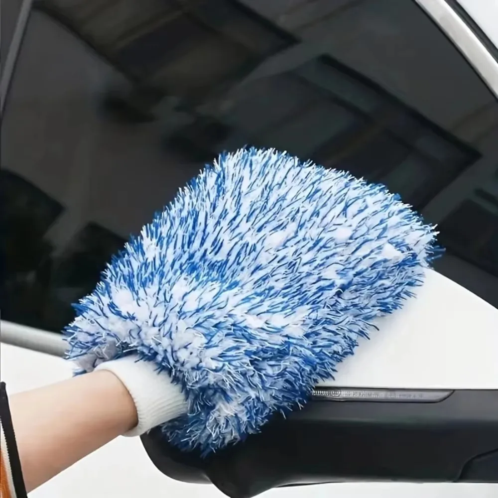 Mobidea Blue Wet and Dry Car Wash Mitt That Effectively Cleans Your Car in Both Wet and Dry Conditions