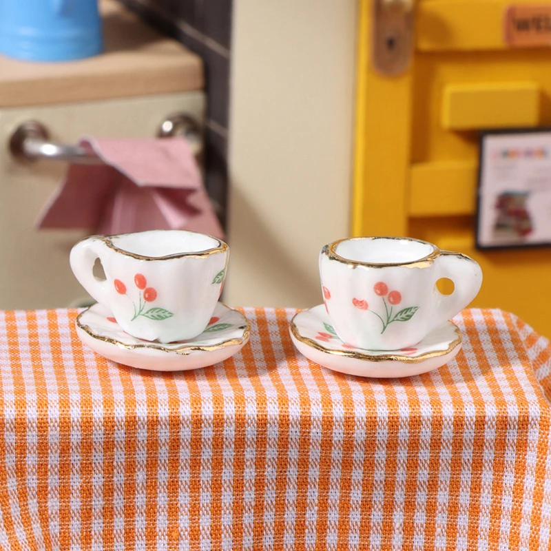 2Sets 1/12 Ceramic Tea Cup Dollhouse Miniature Tableware Cup & Saucer Decoration Kitchen Decoration Doll House Accessories