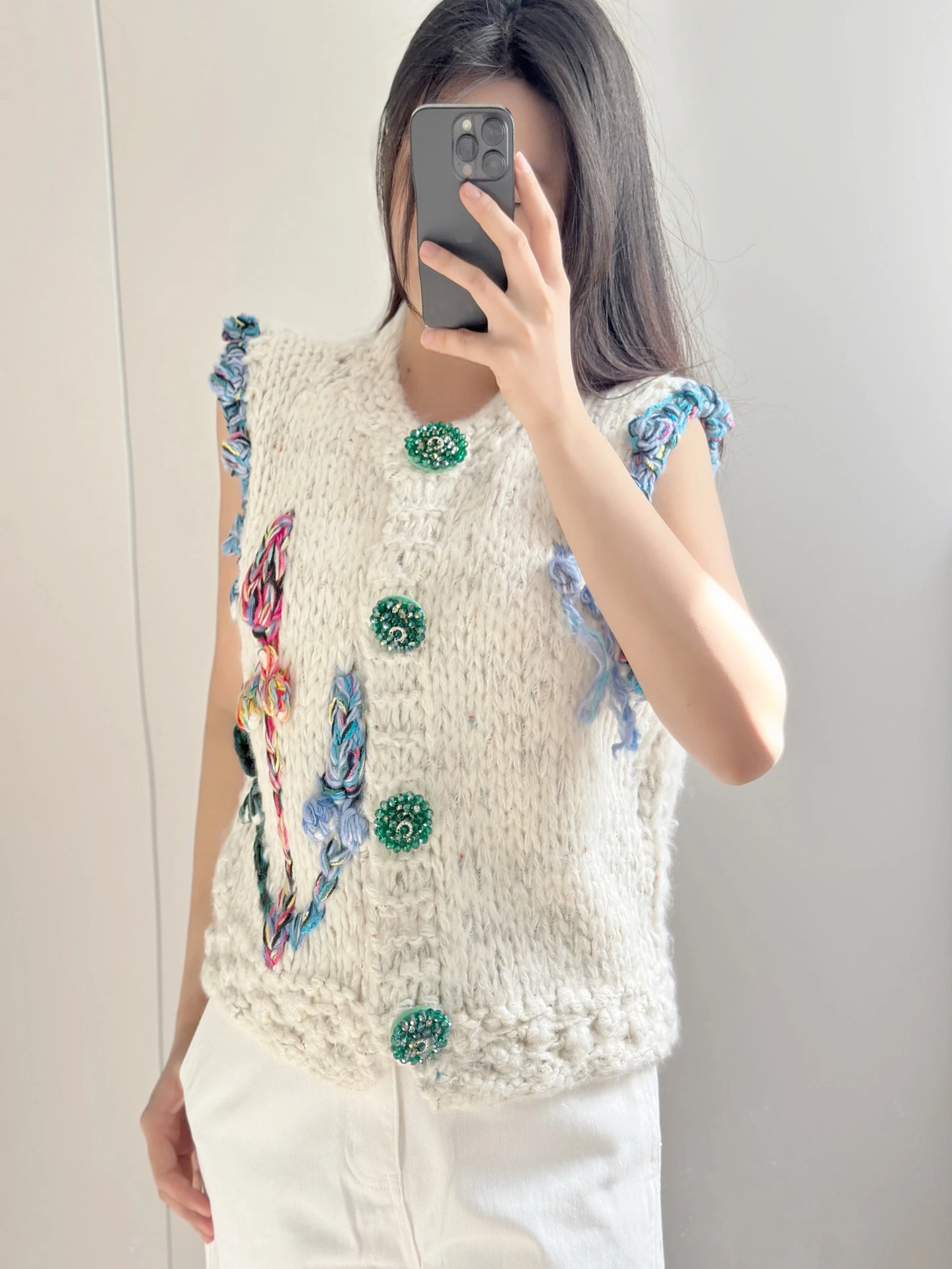 

Women's 2025 Fall/Winter New Arrival – Crystal Button Embroidered Cashmere Knit Vest Jacket
