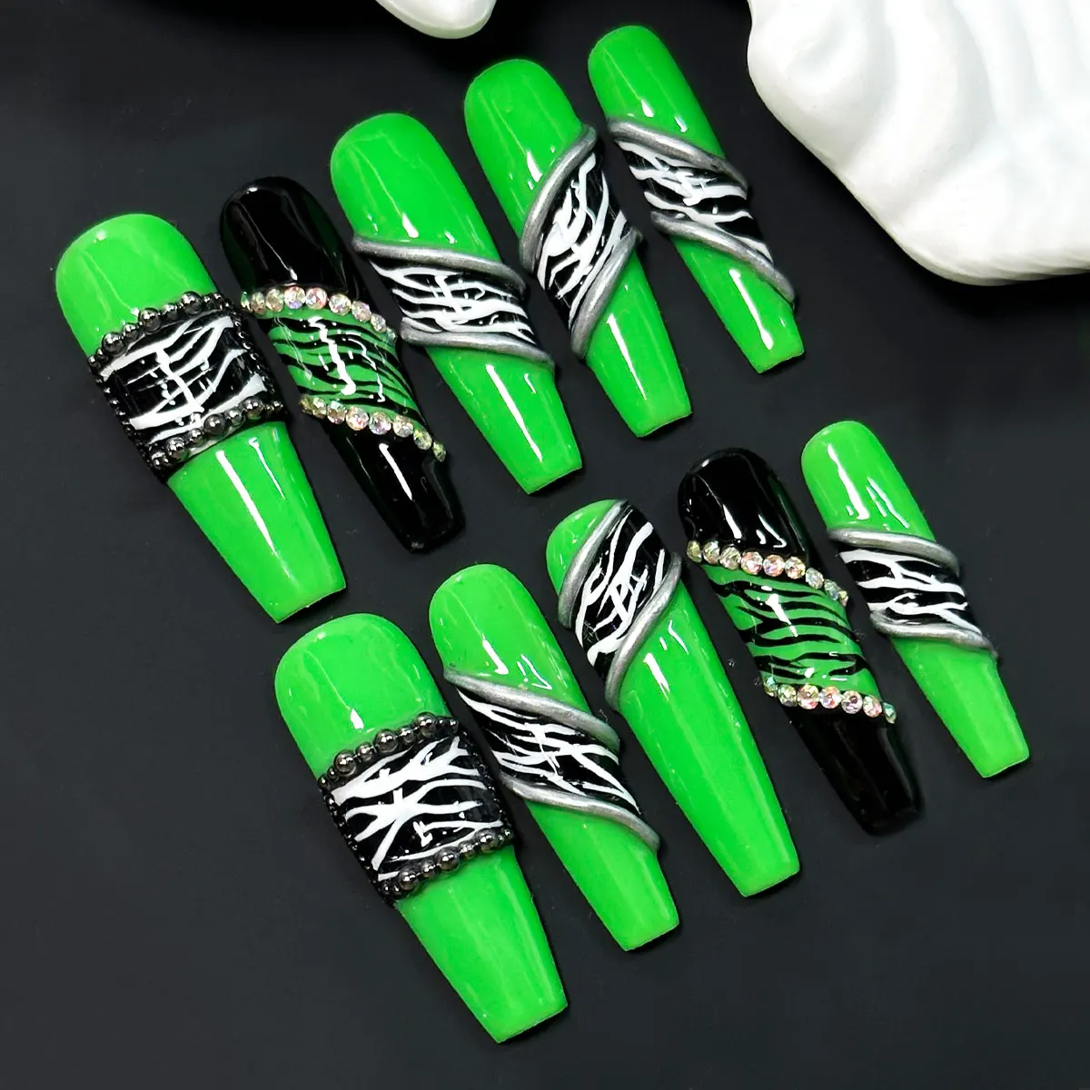 10pcs Handmade Press on Nails Extra-long Coffin-shaped Nails，Y2K Nails，Punk Nails，Fluorescent Geen Zebra-patterned Fake Nails
