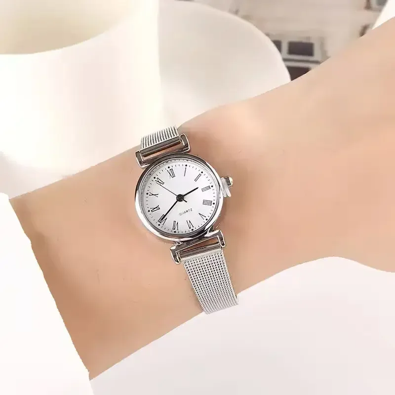 Popular European and American Women\'s Retro and Trendy Korean Version of Minimalist Small Circular Watch for Daily Life