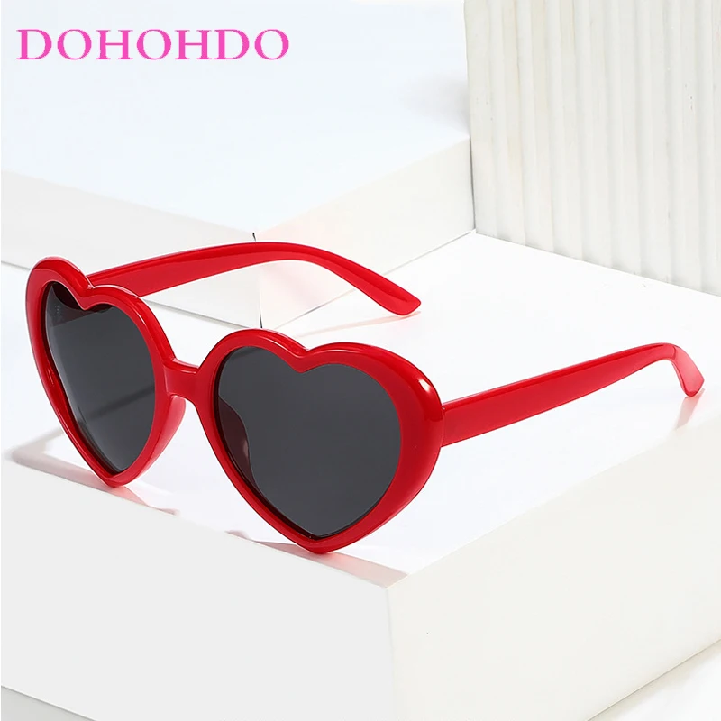 

Retro Heart Shaped Sunglasses For Women Men Fashion Brand Design Trend Love Heart Shades Unisex Outdoors Travel Glasses UV400