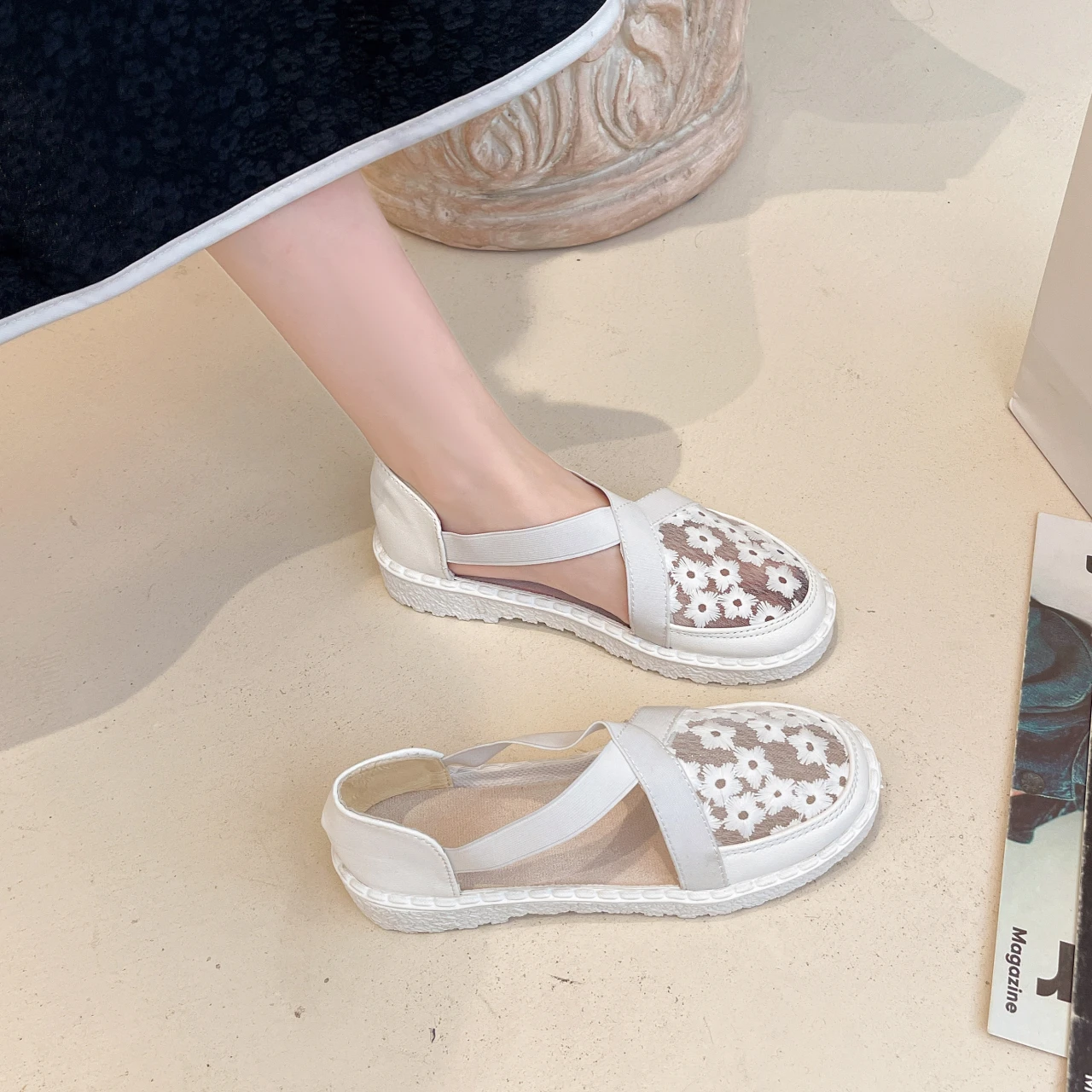 Europe and The United States Hollow Mesh Small Weave Roman Sandals New Fashion All Round Head Flat Baotou Drag Female