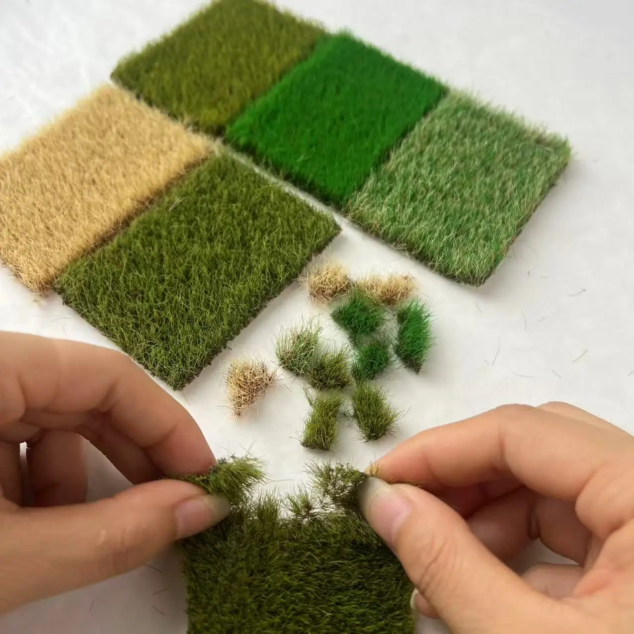 1cm Irregular Hand-Tear Faux Moss Grass Clusters for 3D Modeling Realistic Terrain Diorama Train Layouts