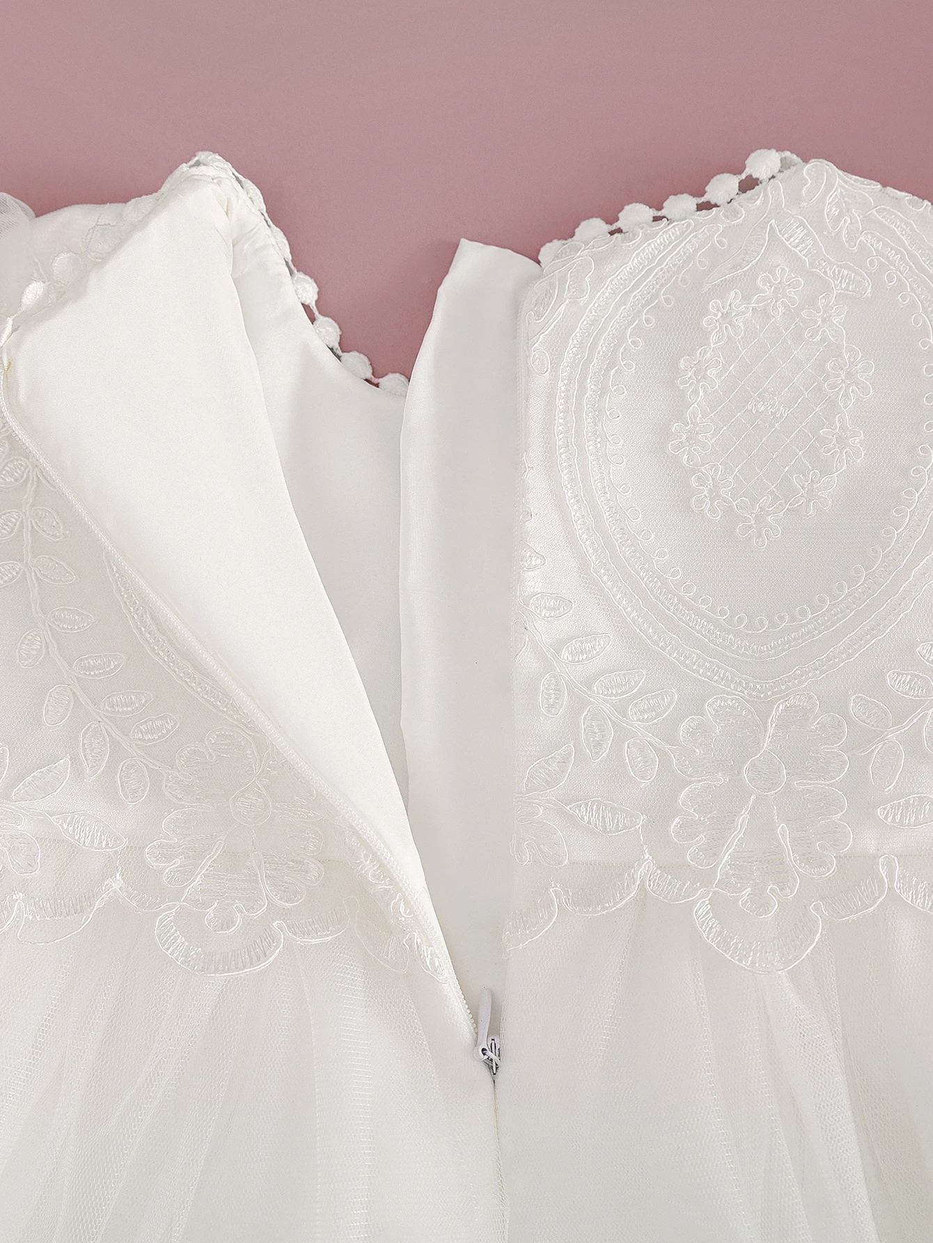 Baby Girl\'s High-quality Embroidered Long White Christening Dress with Little Gauze Dress