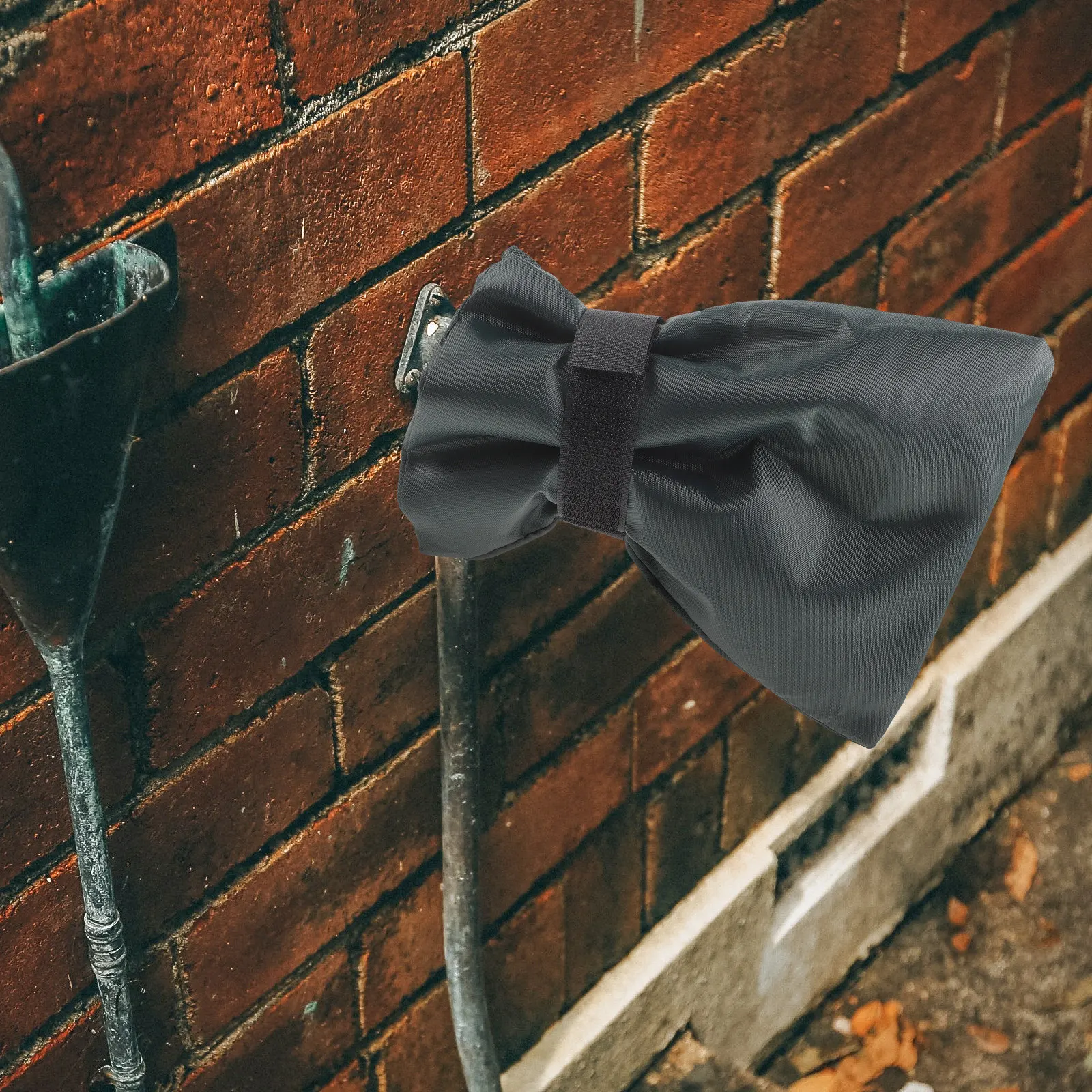 

Waterproof Winter Faucet Cover Outdoor Faucet Protective Cover Anti-Frost Tap Protector for Outdoor Use Anti-Frost Tap Protector