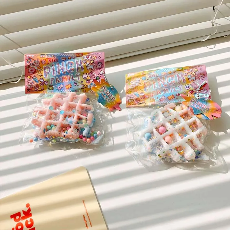 Juguete Blandito de Mochi con Forma de Pastel de Taro y Batata Morada, Suave y Pegajoso, Relajante, para Apretar, con Textura de Waffle y Polvo, Regalos Squishy