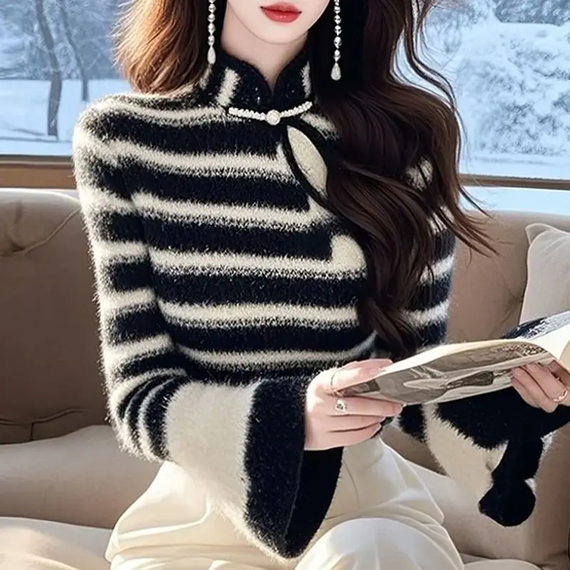 

Новый свитер в китайском стиле для женщин осенью и зимой с высококачественными рукавами-колокольчиками на пуговицах с длинными рукавами, вязаный топ