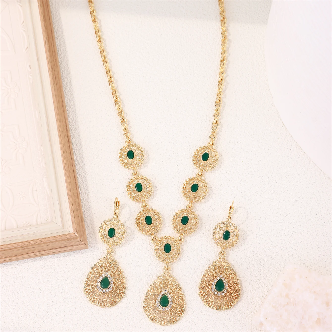 Morocco Popular Jewelry Set Rhinestone Necklace Earrings Two-piece Set French Retro Bride Drop Pendant Jewelry