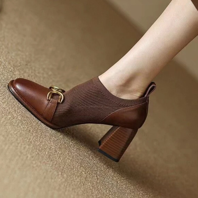 Women's Metal Decoration High Heels Spring Retro British Style Thick Bottom Leather Shoes Square Head Pumps Sapato Femininas