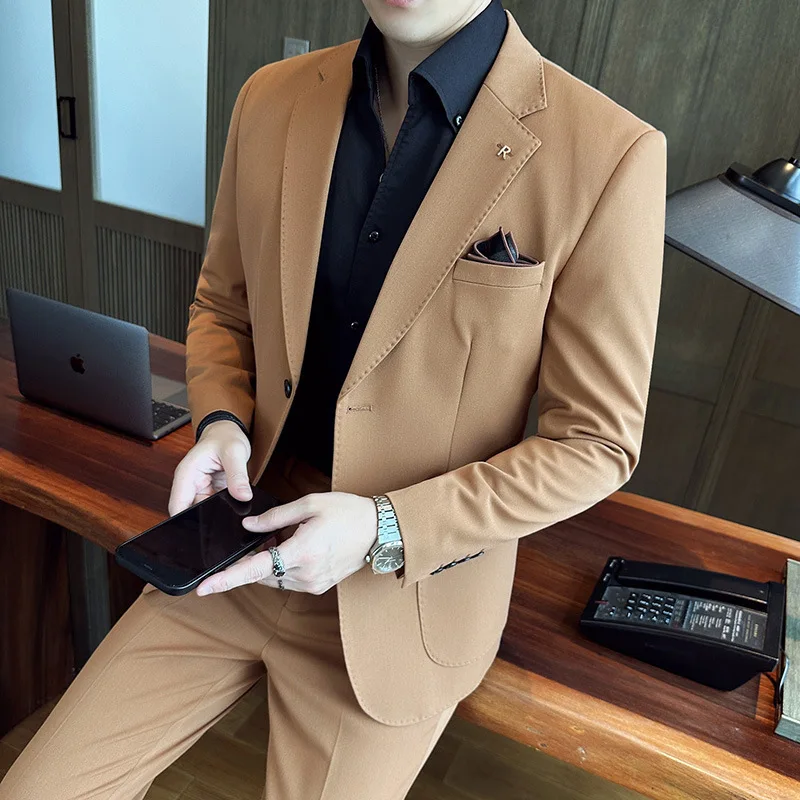 7102 Tweedelig Herenpak Met Twee Knopen