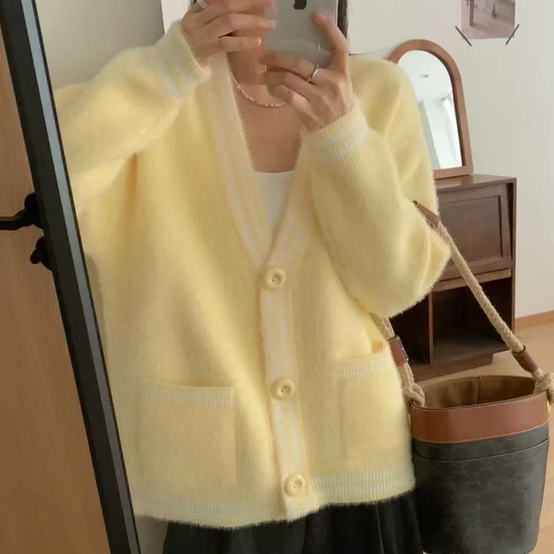 부드럽고 피부 친화적인 니트 밍크 코트 시크한 가을 겨울 오픈 가디건 여성 패션 젠틀 레이지 슬레 롱 스웨터