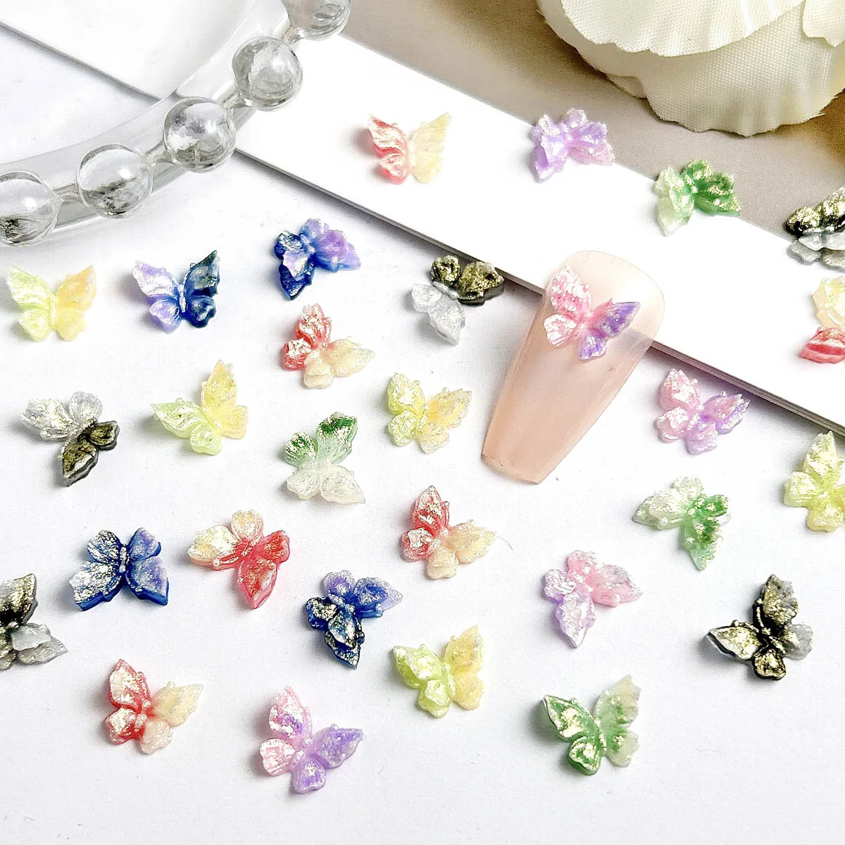 Fino cintilante luminoso borboleta resina encantos de unhas dupla camada doce colorido borboleta decorações da arte do prego para unhas diy
