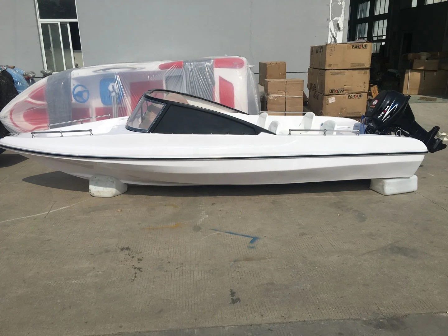 Cheap 6 seats fiberglass fishing bait Speed boat yacht Water Play Equipment