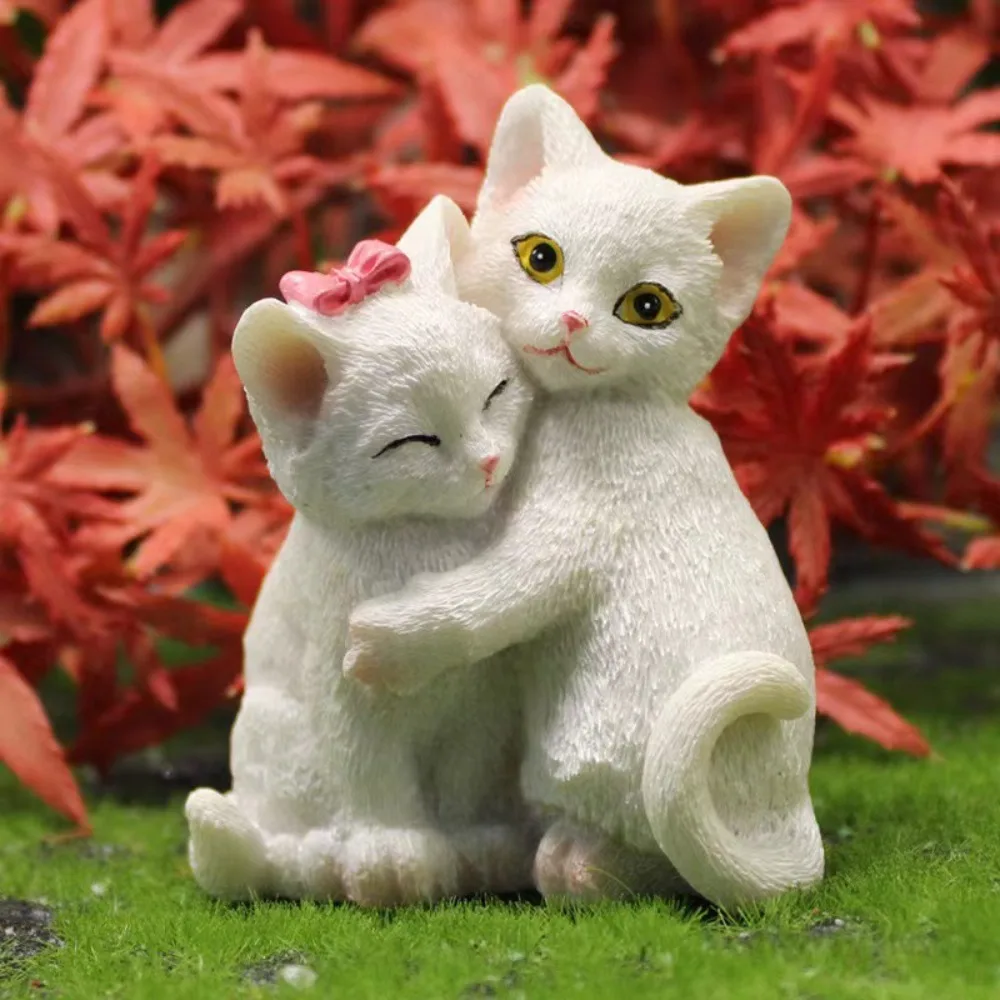 Resin Crafts Cute Cat Desktop Decorations Creative Couple Cat Pastoral Home Resin Ornaments Garden Romantic Cat Statue Decorate