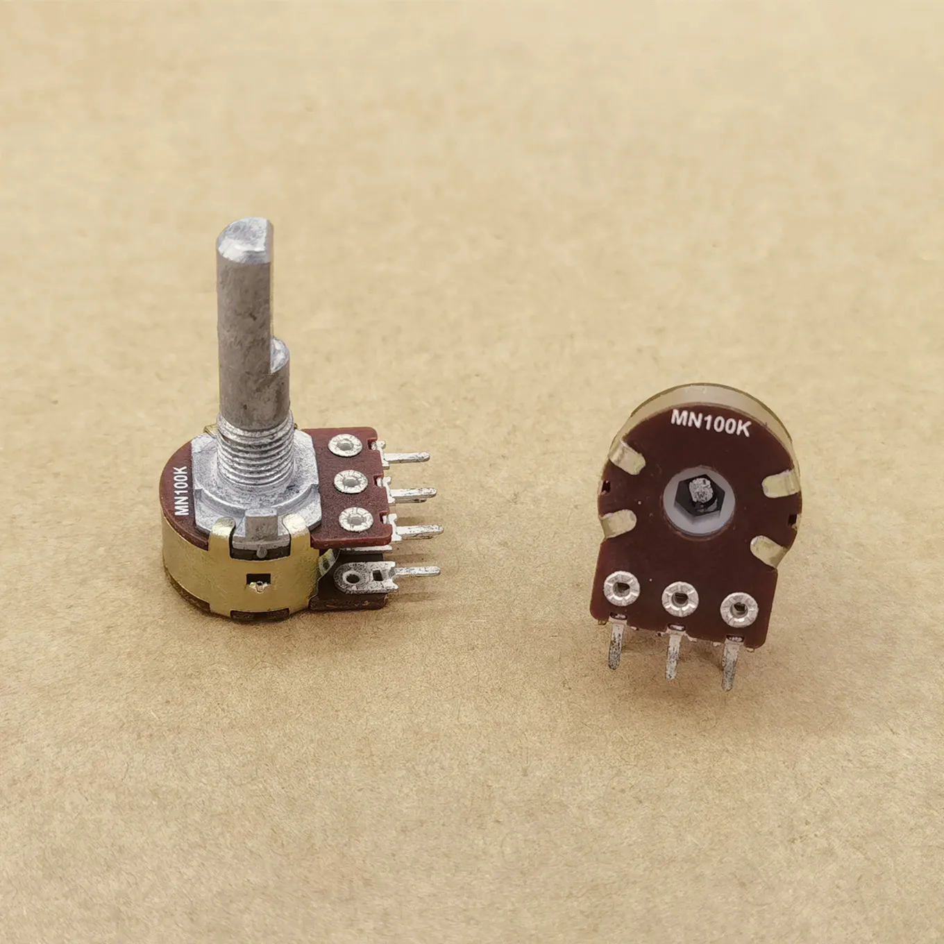 Hot Spot 16 Type Dual Balanced Potentiometer MN100K with Midpoint Handle Length 25MMF Center Zeroing (SWITCH)