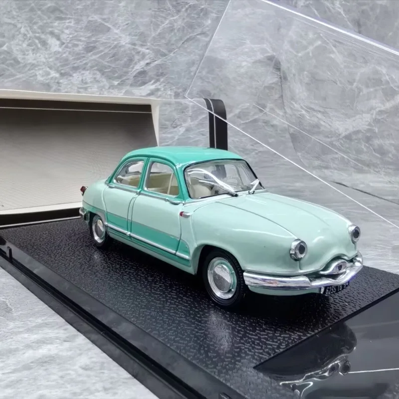 

1/43 1957 Panhard Dyna Alloy Classic Car Model Diecasts Metal Retro Old Vehicles Car Model Simulation Miniature Scale Kids Gifts