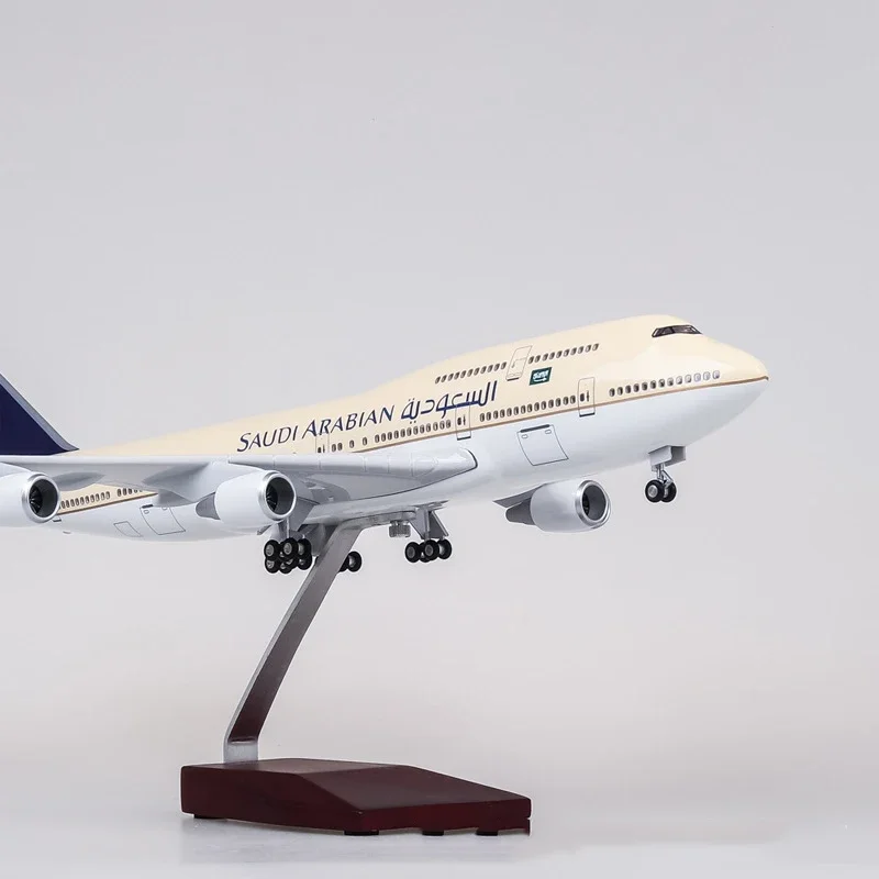 1:150 Collection With Wheel Light 47cm Saudi Airlines Boeing 747 Simulation Civil Airliner Aircraft Model 747-400 Of Presents