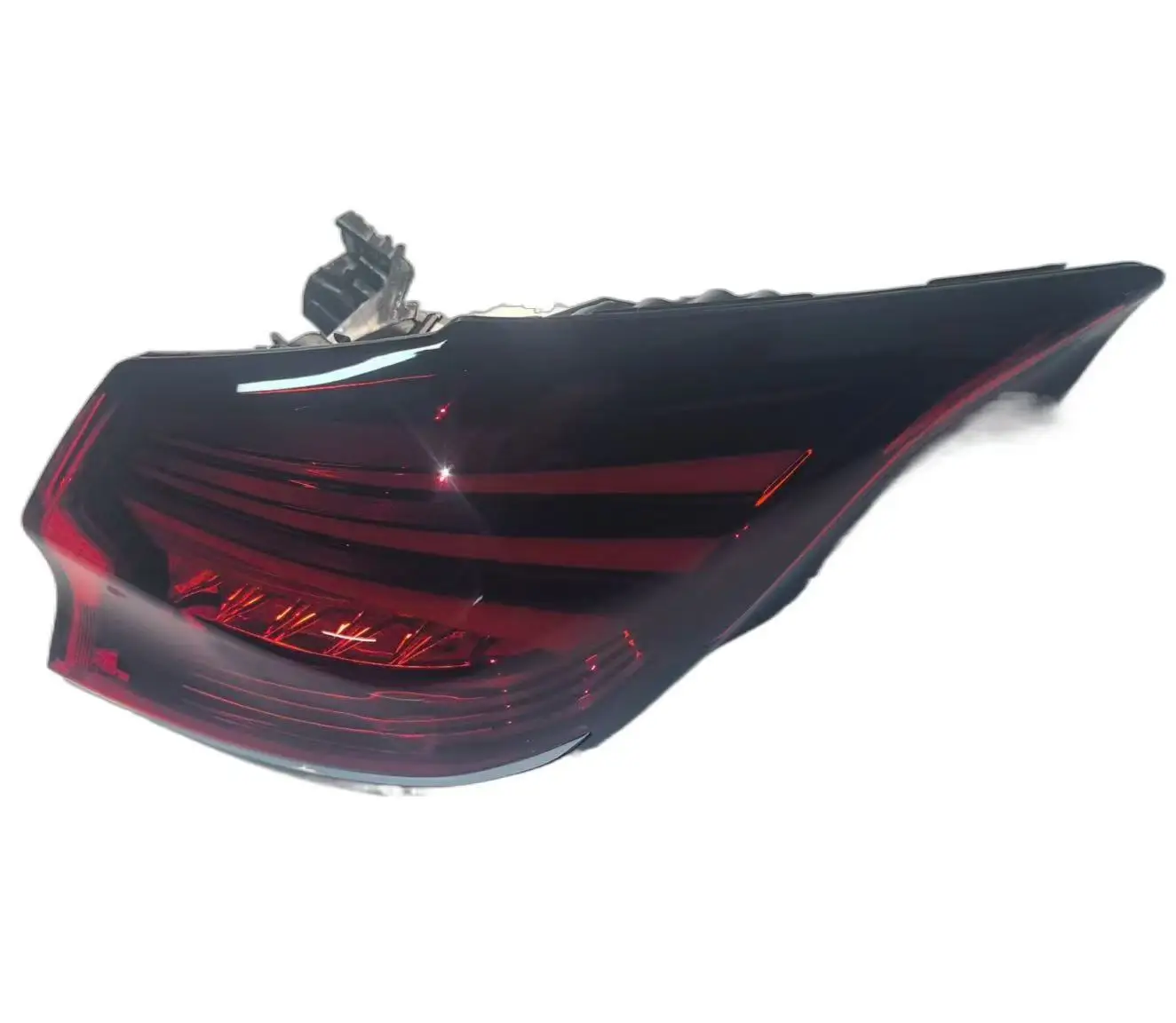 Geel Boyu правый задний комбинированный светильник, боковая панель Geel Azkar/Atla, красный номер детали 7057018000/6600097617