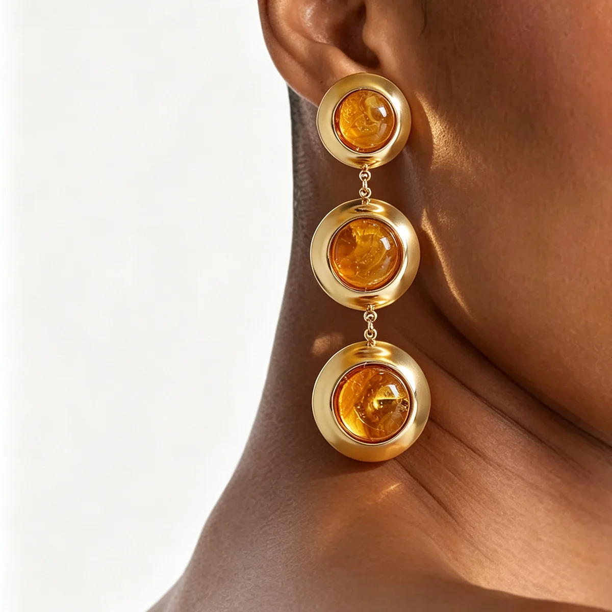 Vintage Triple Amber Disc Long Dangle Earrings Round Golden Frame Drop Ear Ring Retro High Sense Party Jewelry Gifts