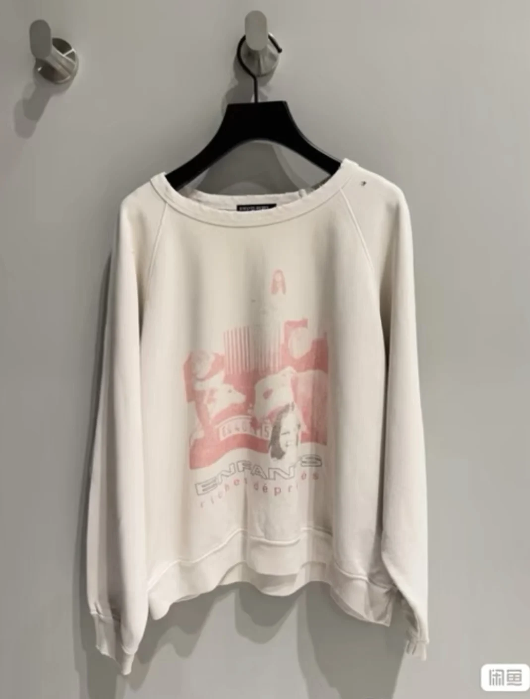

Retro Street Style round Neck Sweatshirt with Girl And Dog Print Worn-In Look Comfortable Cotton Unisex Long Sleeve Hoodie