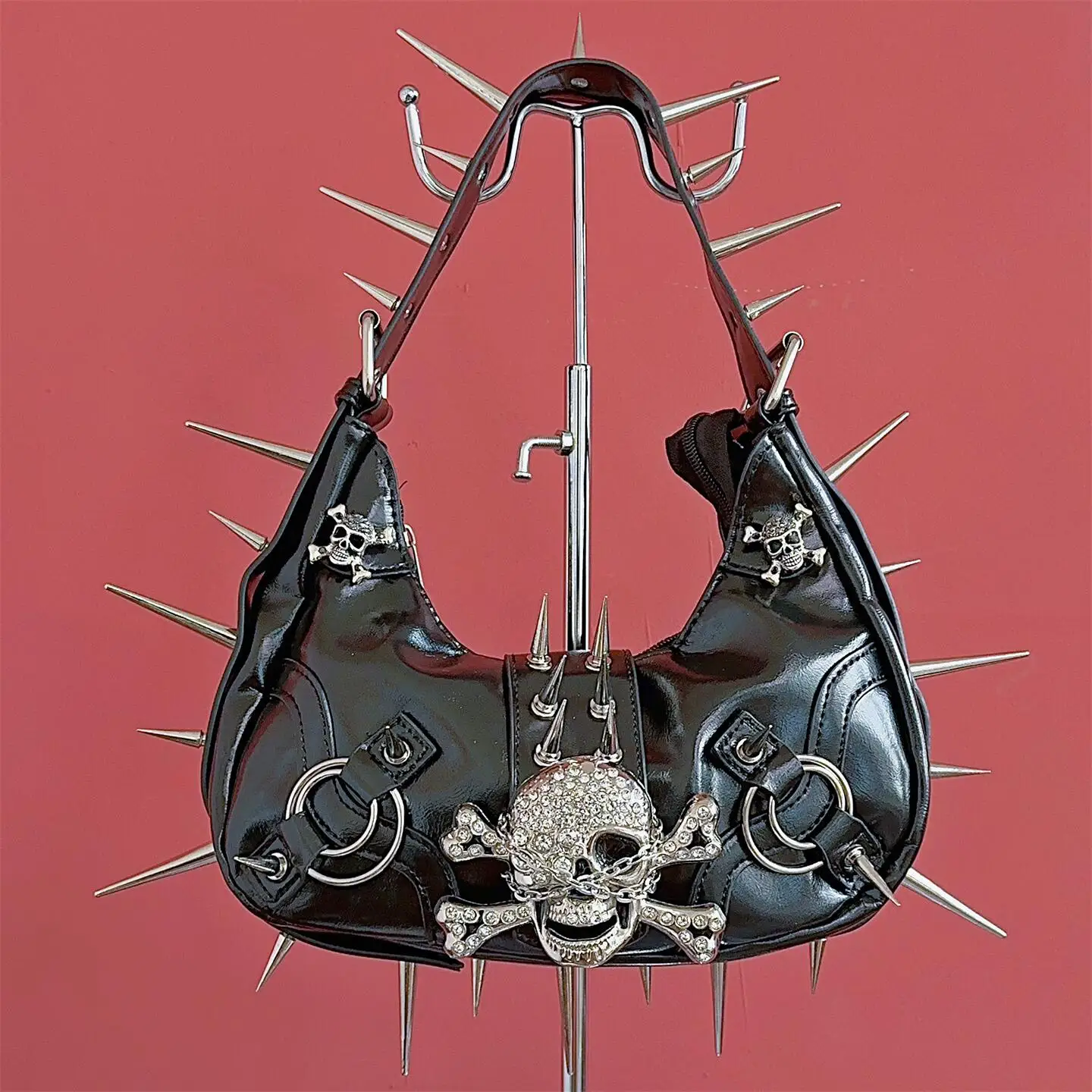 borsa-a-tracolla-y2k-spice-girl-nera-con-teschio-e-strass-borsa-sottobraccio-in-pelle-pu-con-rivetti