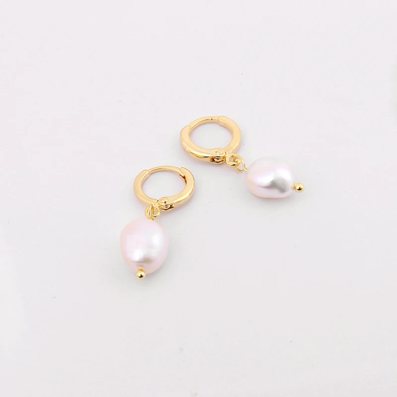 Peri\'sBox Gold Color Freshwater Pearls Hoop Earrings for Women Simple Small Huggies Earrings Cartilage Helix Piercing Earrings