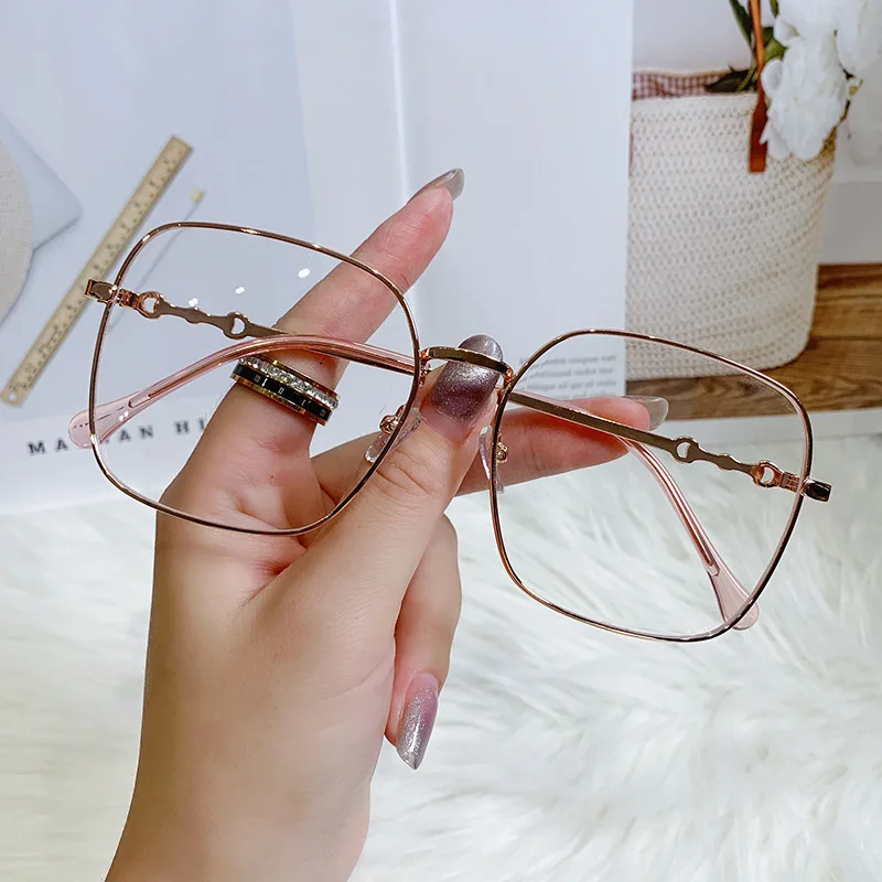 Anti Blue Light Glasses Retro Style Eyeglasses Frames Metal Frame Flat Glasses 2022 Eye Glasses for Women Clear Glasses Women