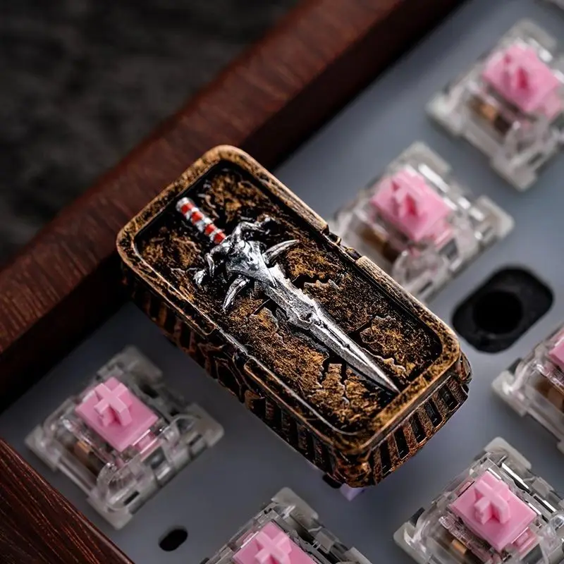 

Колпачки для клавиш World of Warcraft Frostmourne в стиле аниме для механических клавиатур, колпачки для клавиш 2U Backspace, смоляные колпачки для ключей на заказ, подарки для ПК и геймеров