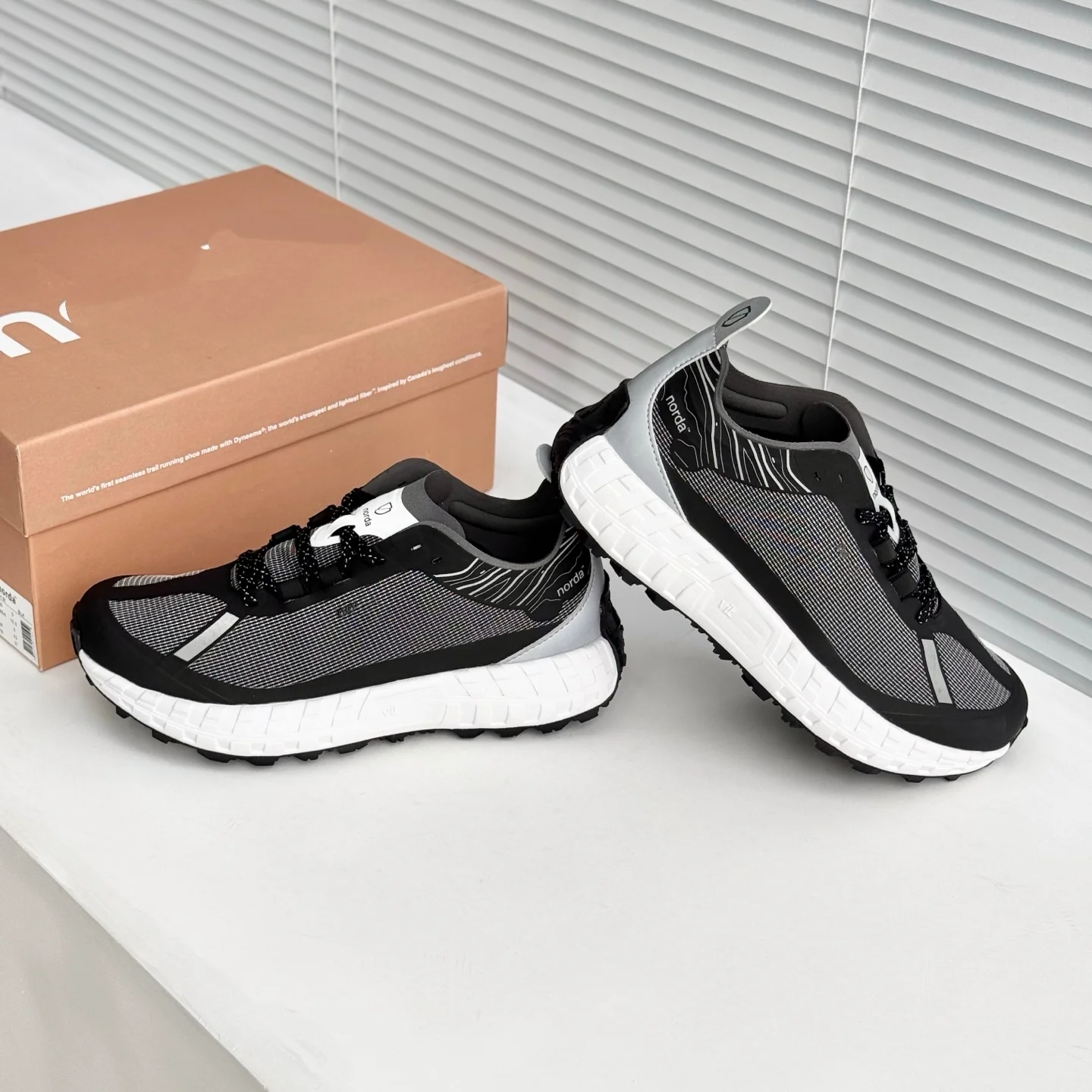 High-Quality Men's Hiking Boots in Large Sizes Non-Slip, Durable Walking Shoes for Men Comfortable Outdoor Sports Shoes for Wome