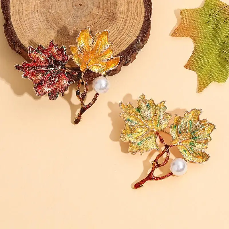 [HS][LA]1Pc Vintage Elegant Maple Leaves Brooches For Women Clothing Coat Jewelry Accessries Gifts