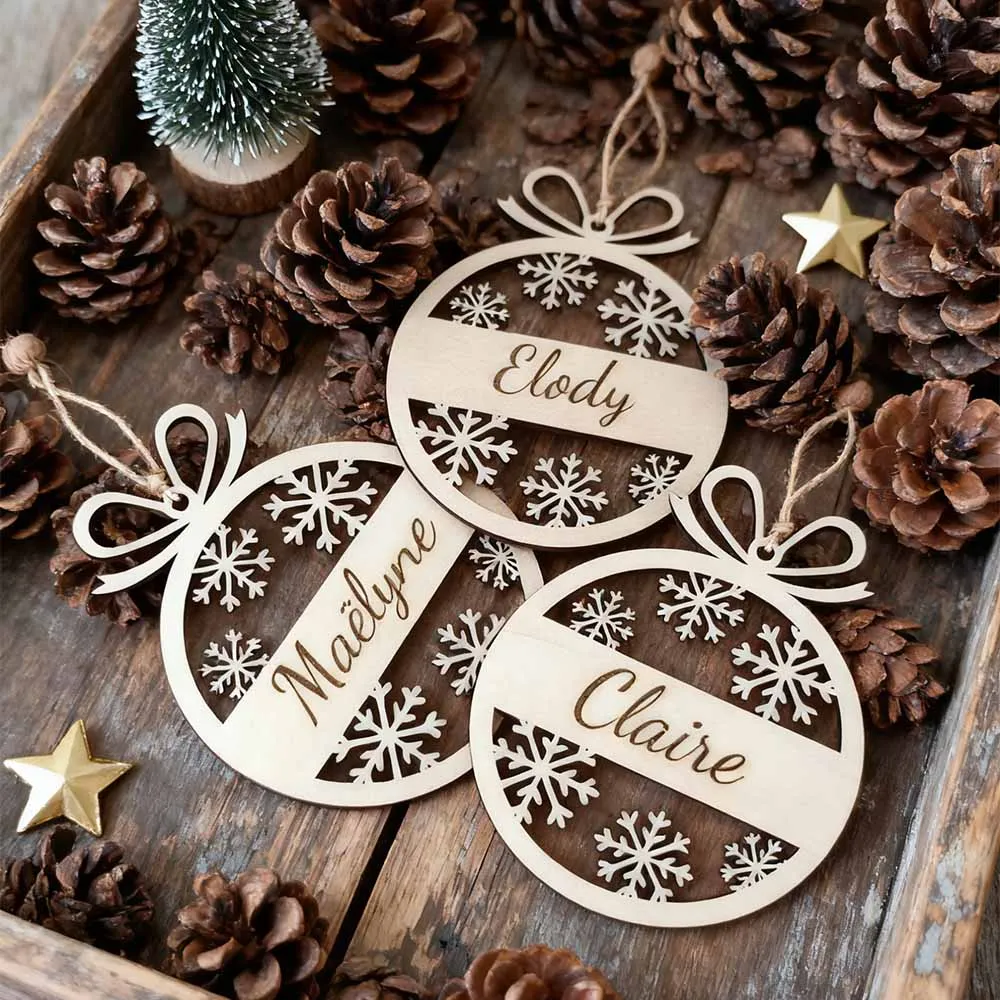 مجموعة مكونة من 5 قطع من زينة عيد الميلاد الشخصية مع الأسماء، وعلامات هدايا عيد الميلاد، وزخارف عيد الميلاد الخشبية، ومعلقات شجرة عيد الميلاد