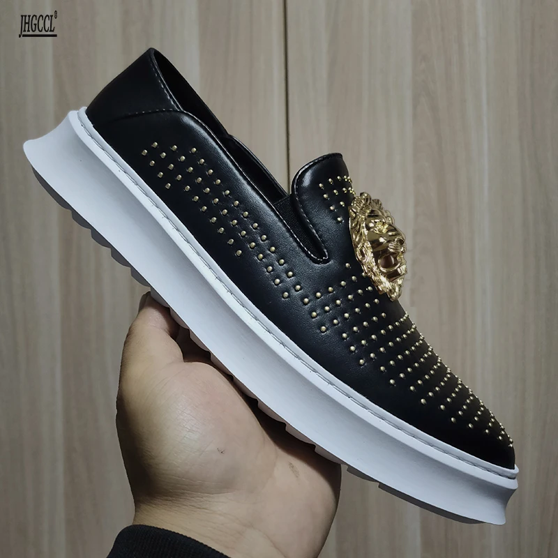 

Men's casual shoes leather brand design high-grade casual shoes, riveted soft soled shoes multi-functional slippers A26