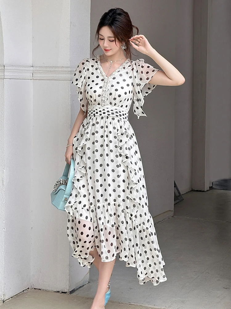 ชุดเดรสยาวทรงไม่สมมาตรหรูหราสำหรับผู้หญิง ดีไซน์เก๋ไก๋ ประดับด้วยลายจุด มุก เพชร ระบายพลิ้วไหว เหมาะสำหรับงานปาร์ตี้หรืองานพรอม