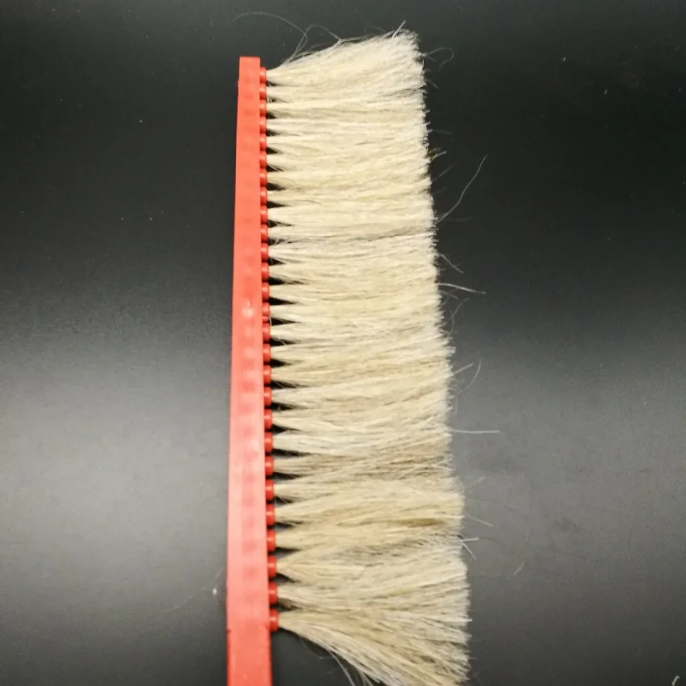 ZSTBeekeeping Tools Red Plastic Sweep Bee Quality Plastic Brush Horse-Hair Flicking Horsetail