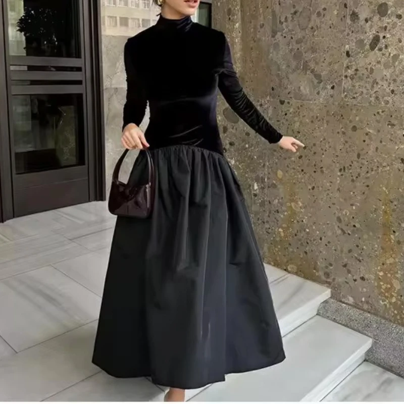 Abito da donna europeo e americano con giunture in velluto a coste a collo alto alla moda