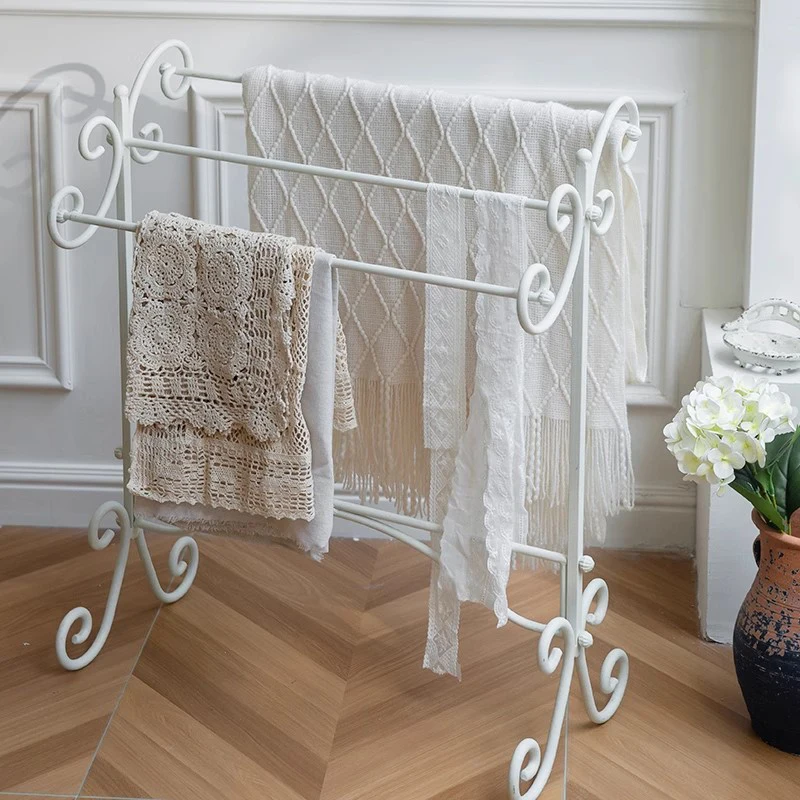 

Metal Towel Rack Standing Vintage Towels Holder Luxurious Drying Bathroom Holders Comfort Shelf Bath Room Hanger Utensils
