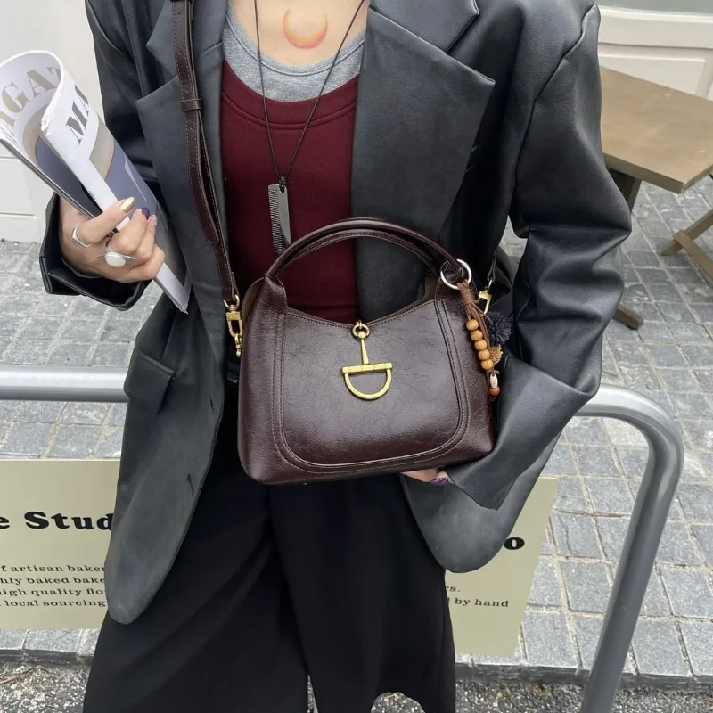 Trendy Designer Paris Fashion Messenger Bag Practical For Leisure Women With Large Capacity Chic
